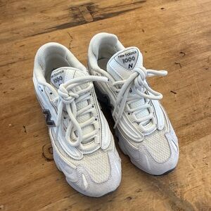 New Balance 1906 White and Gray Sneakers